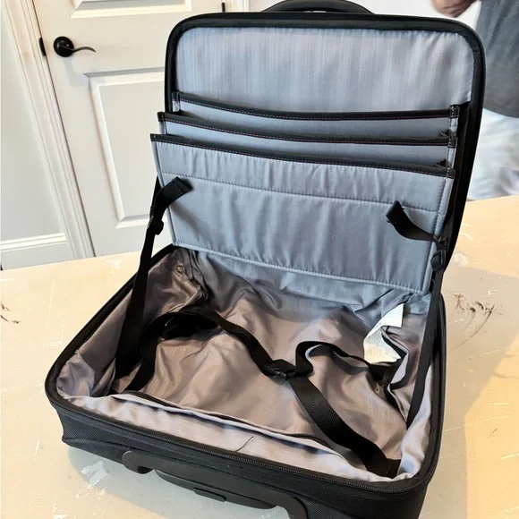 Samsonite Black Rolling Travel‎ Bag - Picture 6 of 13